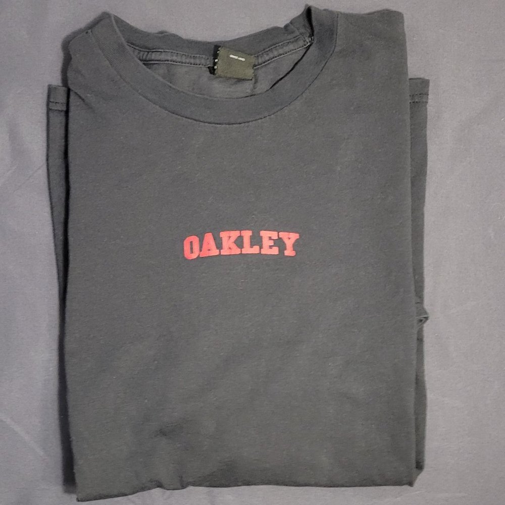 OAKLEY BLACK TSHIRT WITH RED WHITE AND BLUE STARS ABS STRIPES OAKLEY LOGO DESIGN - Picture 4 of 6